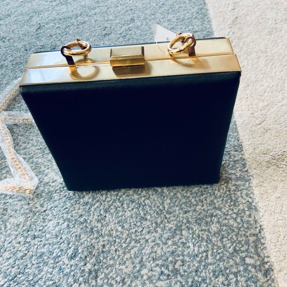 Shi by JOURNEYS Handbags - Shi Black & Gold Box Crossbody Bag